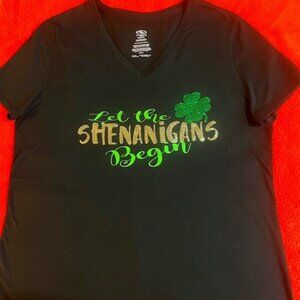 Athletics Tee with St Patrick's Day Design, XXL, Black w/Green and Gold Glitter
